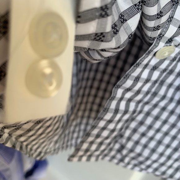 Two Men's Long Sleeve Shirts - Picture 9 of 10